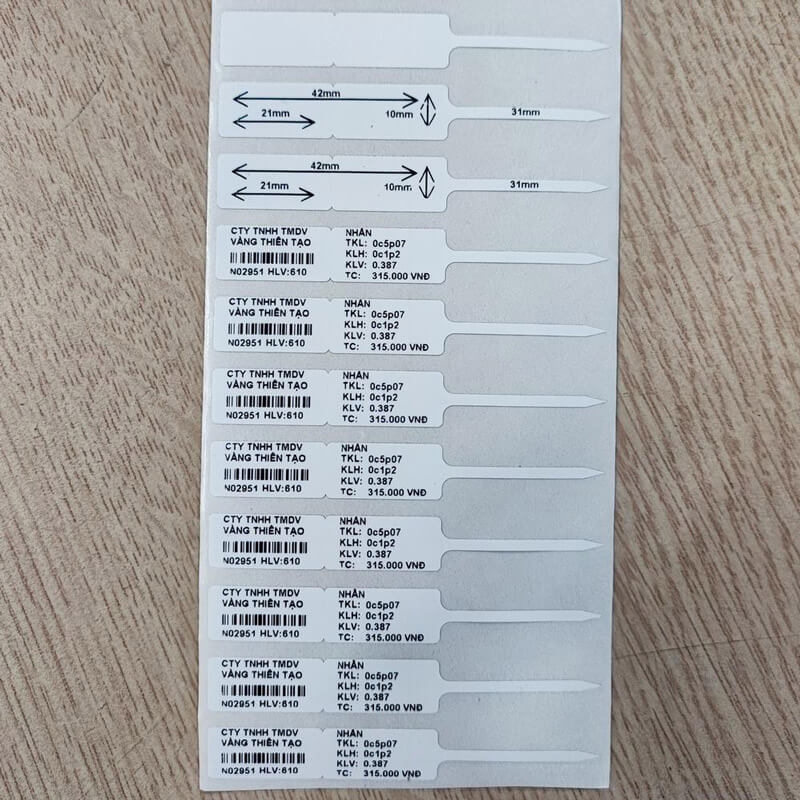 decal-in-tem-vang-bac-trang-suc-73x10mm Cuộn 5.000 Tem Tiệm Vàng 25x12mm PVC Cao Cấp - Tem Nữ Trang Vàng Bạc, Chống Nước, Xé Không Rách